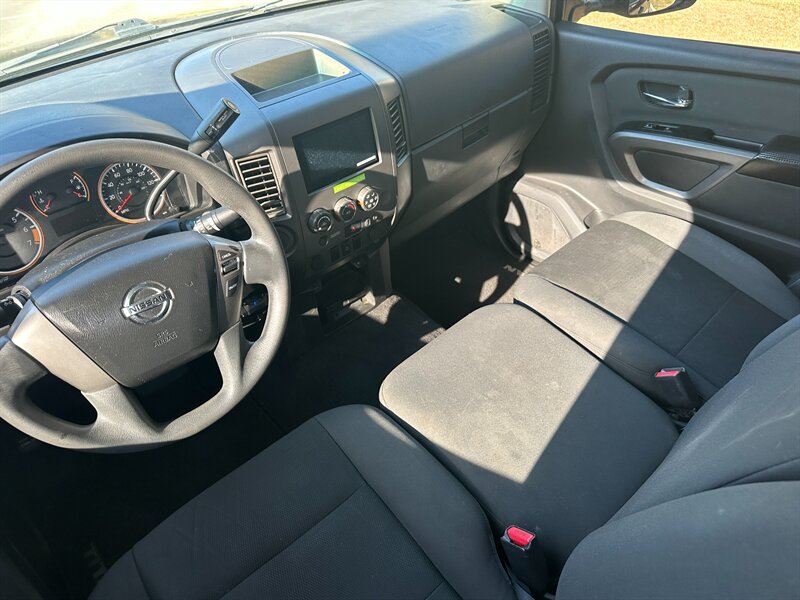 2015 Nissan Titan S - Photo 9 - Hesperia, CA 92345