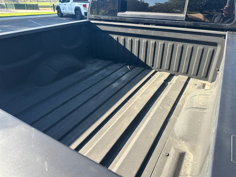 2015 Nissan Titan S - Photo 12 - Hesperia, CA 92345