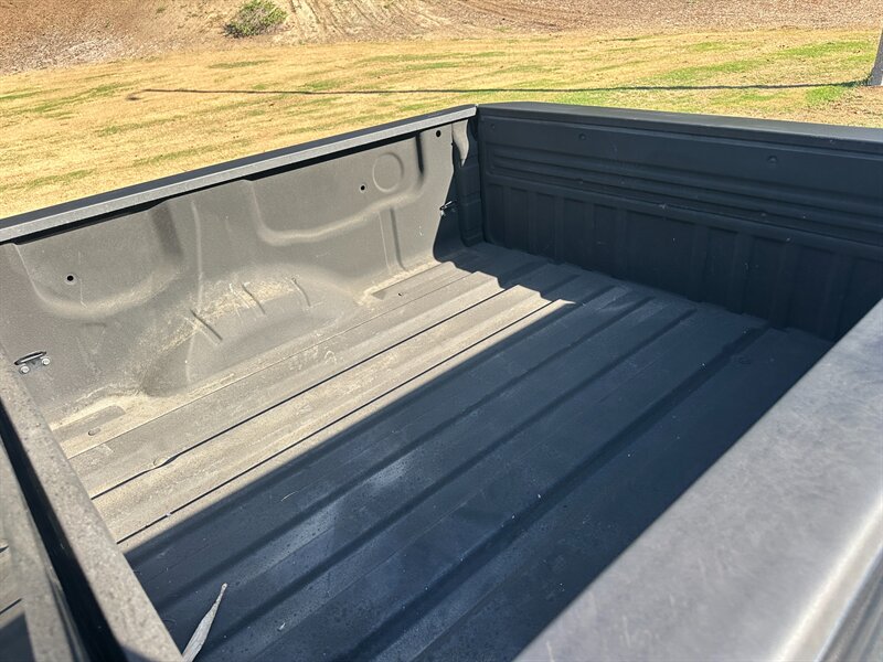2015 Nissan Titan S - Photo 11 - Hesperia, CA 92345