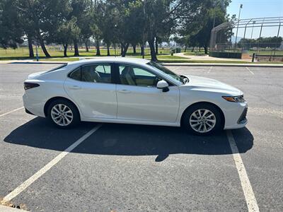 2022 Toyota Camry LE   - Photo 4 - Hesperia, CA 92345