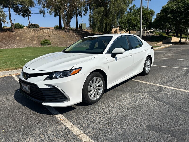 2022 Toyota Camry LE - Photo 1 - Hesperia, CA 92345