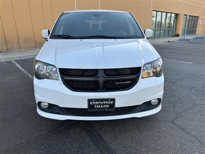 2020 Dodge Grand Caravan SXT   - Photo 2 - Hesperia, CA 92345