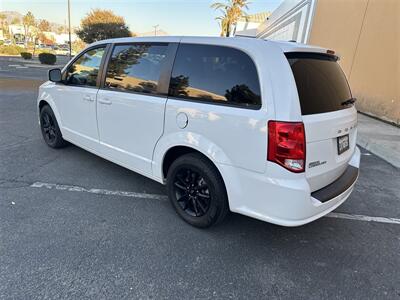 2020 Dodge Grand Caravan SXT   - Photo 11 - Hesperia, CA 92345