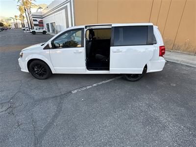 2020 Dodge Grand Caravan SXT   - Photo 16 - Hesperia, CA 92345