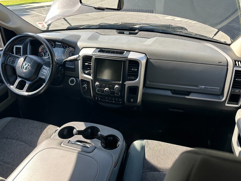 2017 RAM 2500 - Photo 16 - Hesperia, CA 92345