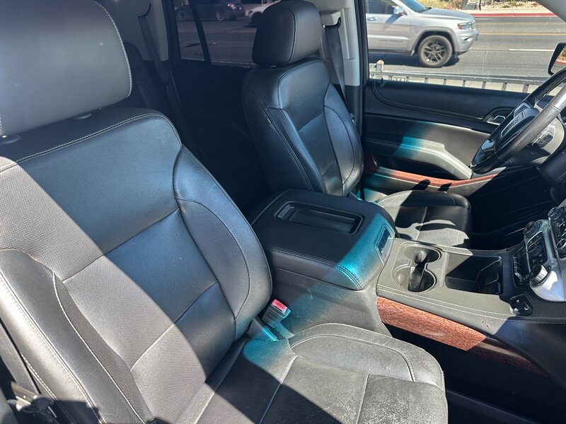 2019 GMC Yukon SLT - Photo 14 - Hesperia, CA 92345