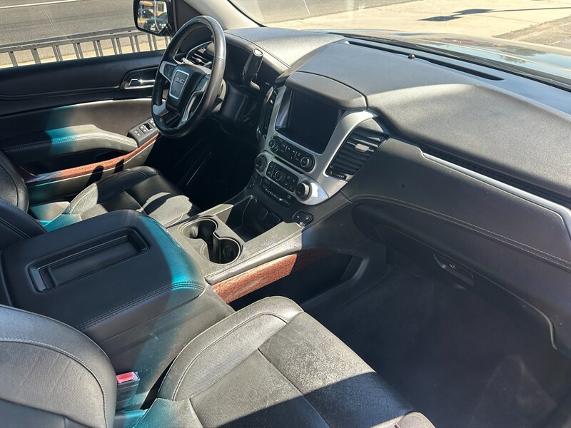 2019 GMC Yukon SLT - Photo 13 - Hesperia, CA 92345