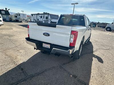 2019 Ford F-250 Super Duty   - Photo 6 - Hesperia, CA 92345