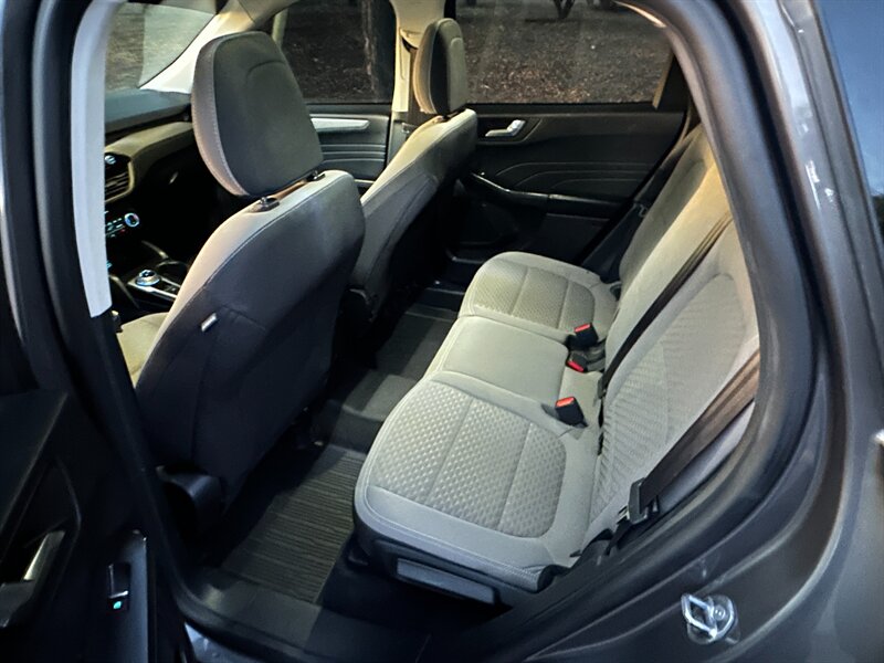 2021 Ford Escape SE - Photo 11 - Hesperia, CA 92345