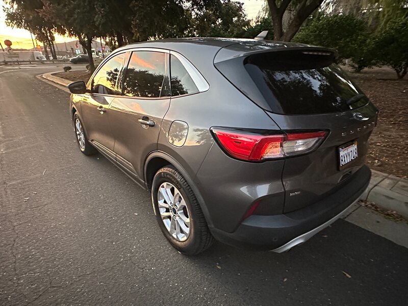 2021 Ford Escape SE - Photo 7 - Hesperia, CA 92345