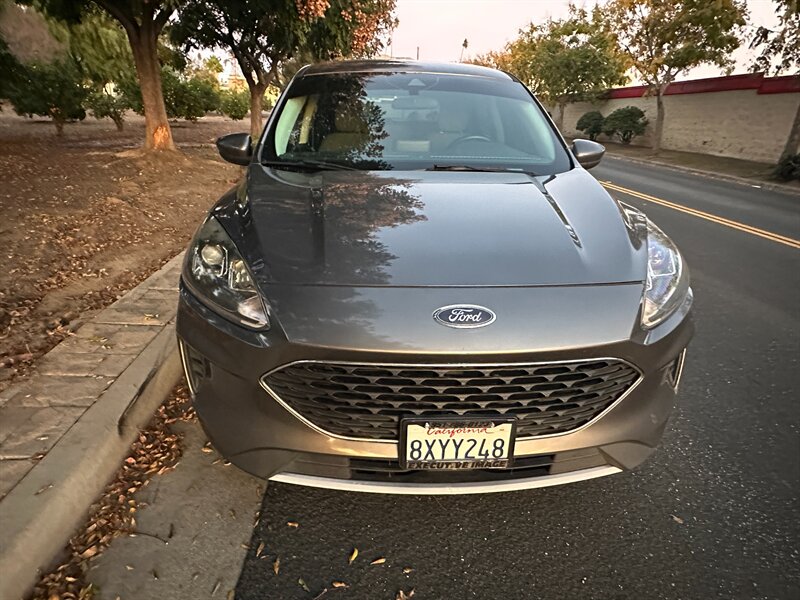 2021 Ford Escape SE - Photo 2 - Hesperia, CA 92345