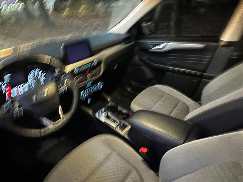 2021 Ford Escape SE - Photo 10 - Hesperia, CA 92345