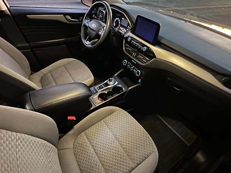 2021 Ford Escape SE - Photo 12 - Hesperia, CA 92345