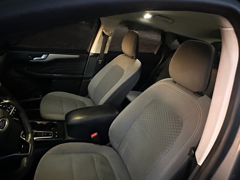 2021 Ford Escape SE - Photo 9 - Hesperia, CA 92345