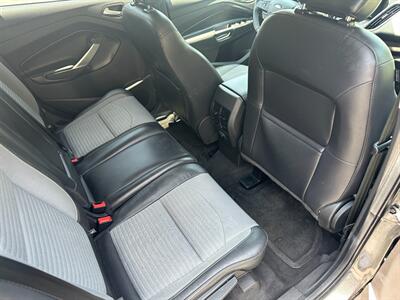 2019 Ford Escape   - Photo 15 - Hesperia, CA 92345