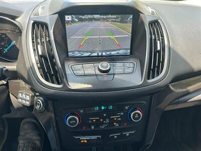 2019 Ford Escape   - Photo 20 - Hesperia, CA 92345