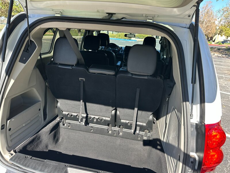 2017 Dodge Grand Caravan - Photo 12 - Hesperia, CA 92345