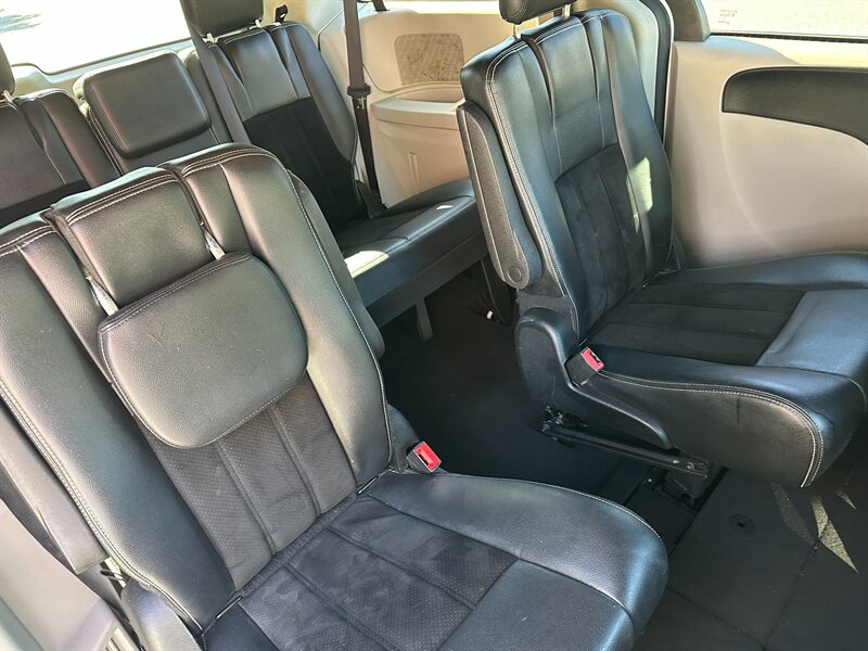2017 Dodge Grand Caravan - Photo 14 - Hesperia, CA 92345