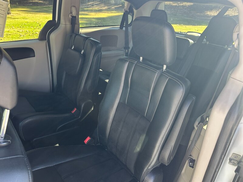 2017 Dodge Grand Caravan - Photo 11 - Hesperia, CA 92345