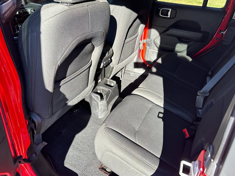 2020 Jeep Wrangler Unlimited Sahara - Photo 10 - Hesperia, CA 92345