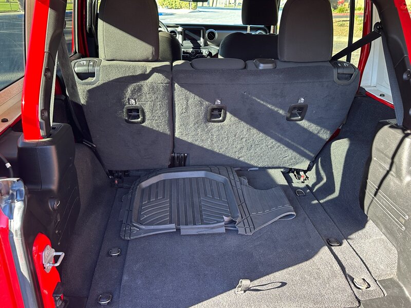 2020 Jeep Wrangler Unlimited Sahara - Photo 11 - Hesperia, CA 92345