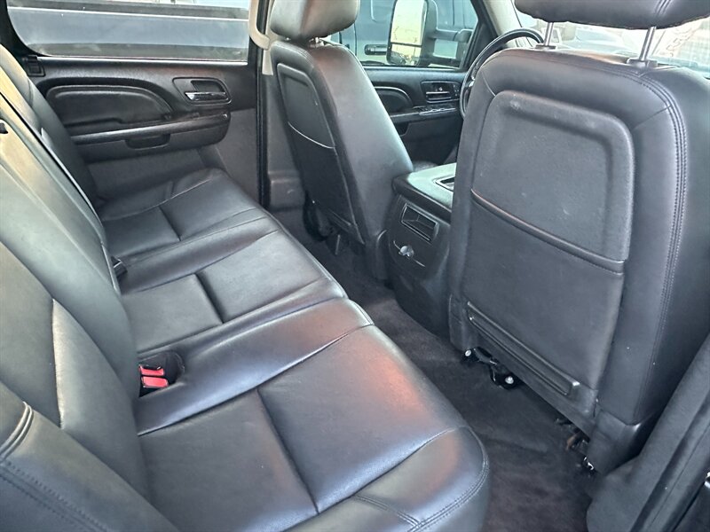 2011 GMC Sierra 2500HD Denali - Photo 17 - Hesperia, CA 92345