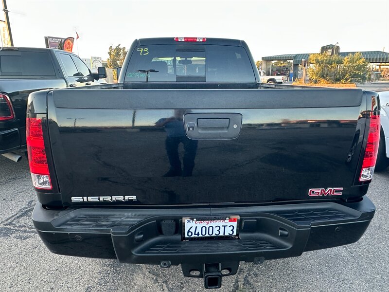 2011 GMC Sierra 2500HD Denali - Photo 6 - Hesperia, CA 92345