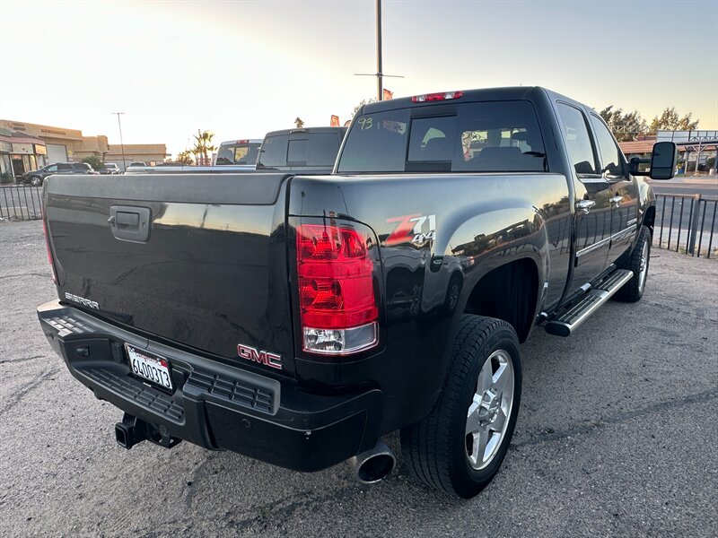 2011 GMC Sierra 2500HD Denali - Photo 5 - Hesperia, CA 92345