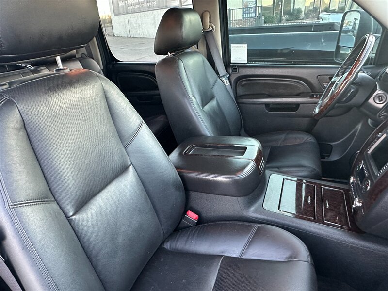 2011 GMC Sierra 2500HD Denali - Photo 15 - Hesperia, CA 92345