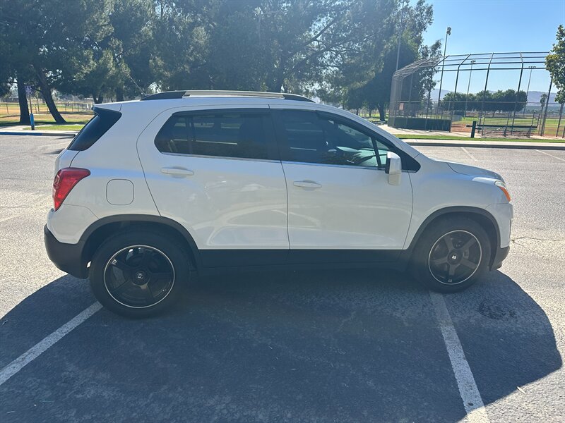 2015 Chevrolet Trax LT - Photo 4 - Hesperia, CA 92345
