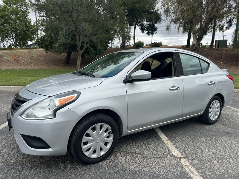 2017 Nissan Versa 1.6 SV  