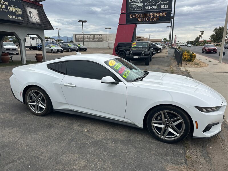 2024 Ford Mustang EcoBoost - Photo 4 - Hesperia, CA 92345