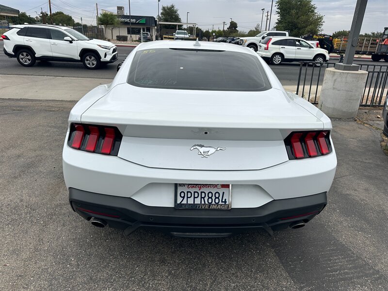 2024 Ford Mustang EcoBoost - Photo 6 - Hesperia, CA 92345