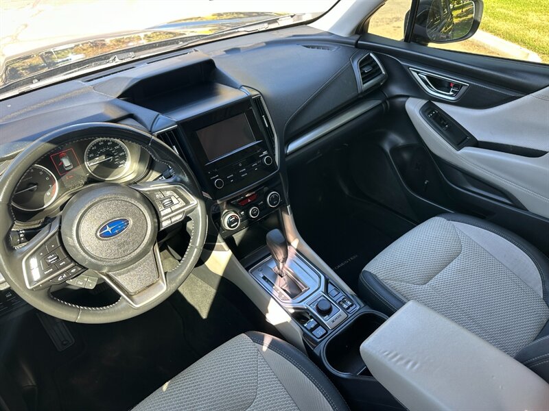 2022 Subaru Forester Premium   - Photo 9 - Hesperia, CA 92345