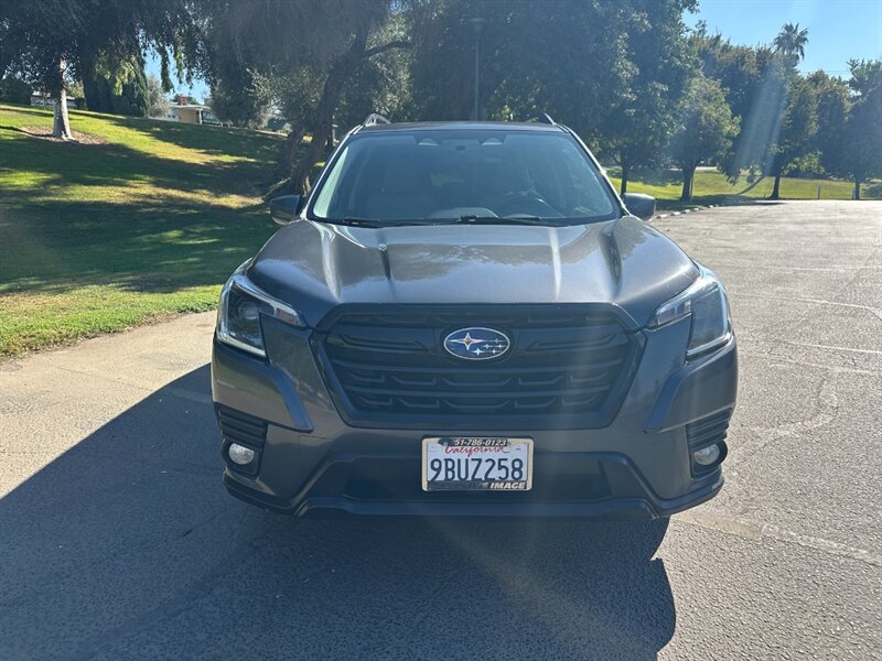 2022 Subaru Forester Premium   - Photo 2 - Hesperia, CA 92345