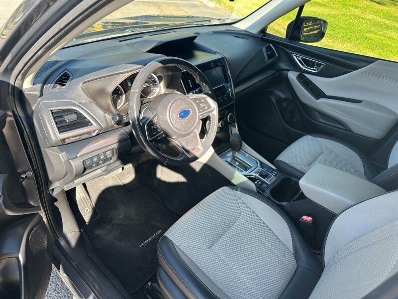 2022 Subaru Forester Premium   - Photo 8 - Hesperia, CA 92345