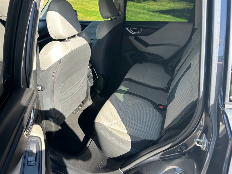 2022 Subaru Forester Premium   - Photo 10 - Hesperia, CA 92345
