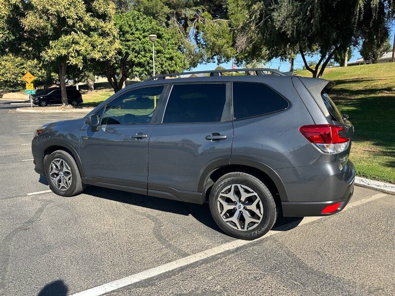 2022 Subaru Forester Premium   - Photo 7 - Hesperia, CA 92345