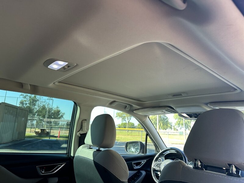 2022 Subaru Forester Premium   - Photo 15 - Hesperia, CA 92345