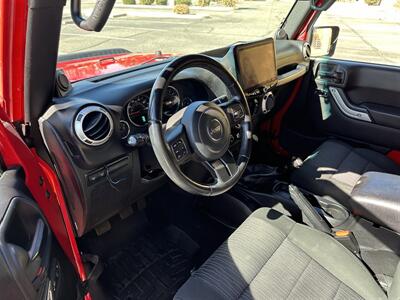 2012 Jeep Wrangler Rubicon   - Photo 13 - Hesperia, CA 92345