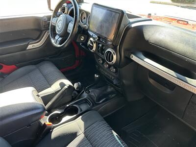 2012 Jeep Wrangler Rubicon   - Photo 19 - Hesperia, CA 92345