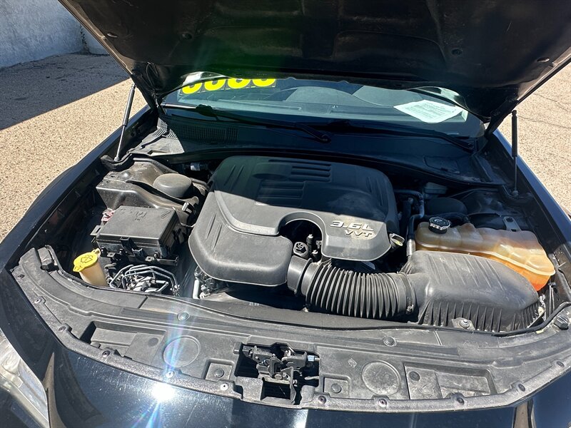 2015 Chrysler 300 C - Photo 19 - Hesperia, CA 92345