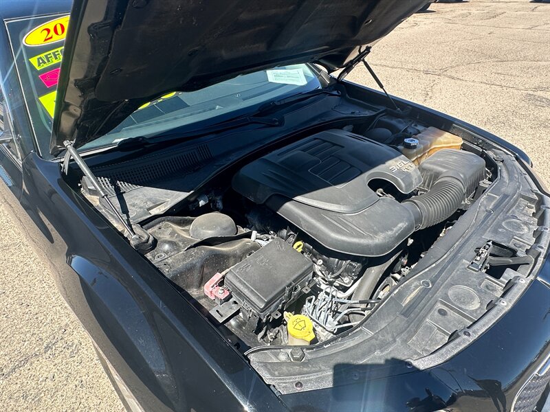 2015 Chrysler 300 C - Photo 17 - Hesperia, CA 92345