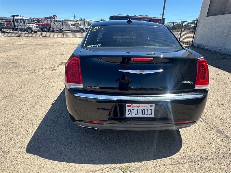 2015 Chrysler 300 C - Photo 6 - Hesperia, CA 92345