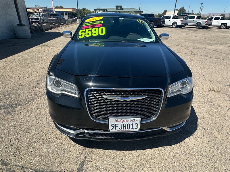 2015 Chrysler 300 C - Photo 2 - Hesperia, CA 92345