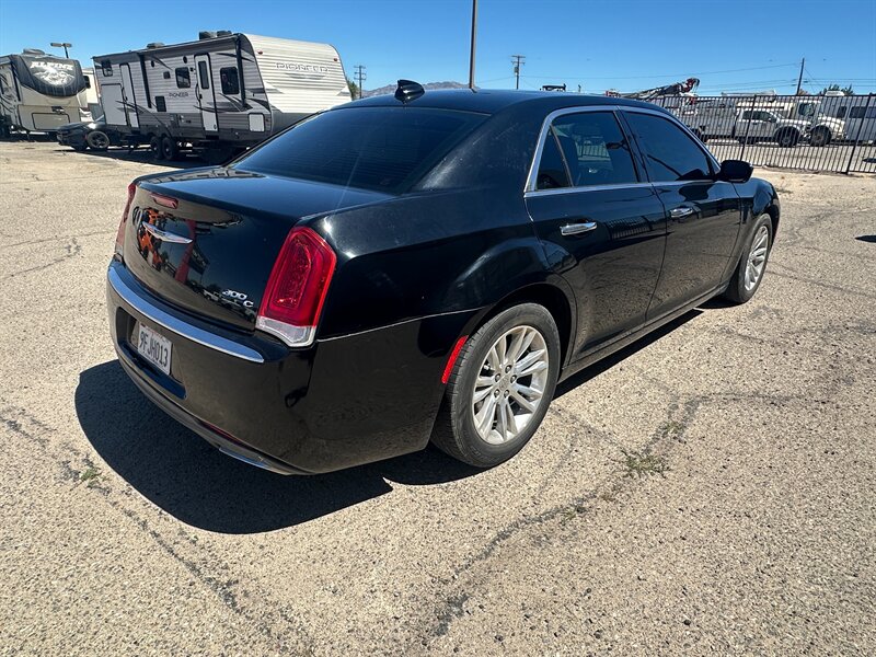 2015 Chrysler 300 C - Photo 5 - Hesperia, CA 92345