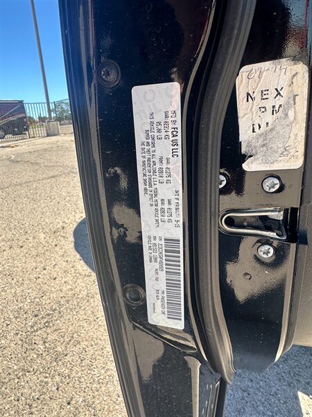 2015 Chrysler 300 C - Photo 20 - Hesperia, CA 92345