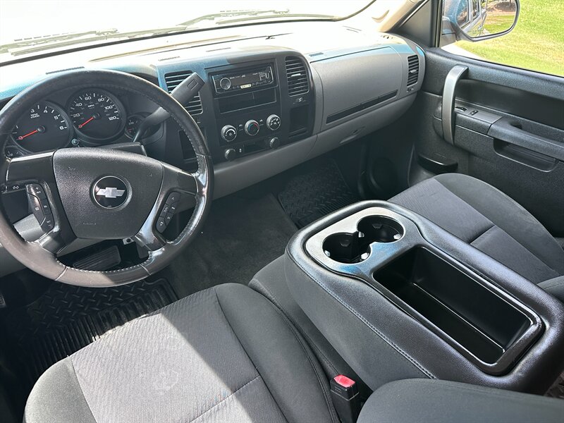 2012 Chevrolet Silverado 1500 - Photo 10 - Hesperia, CA 92345