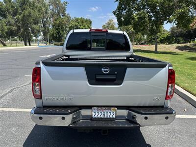 2020 Nissan Frontier   - Photo 6 - Hesperia, CA 92345