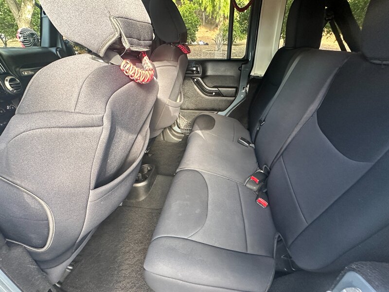 2015 Jeep Wrangler - Photo 10 - Hesperia, CA 92345